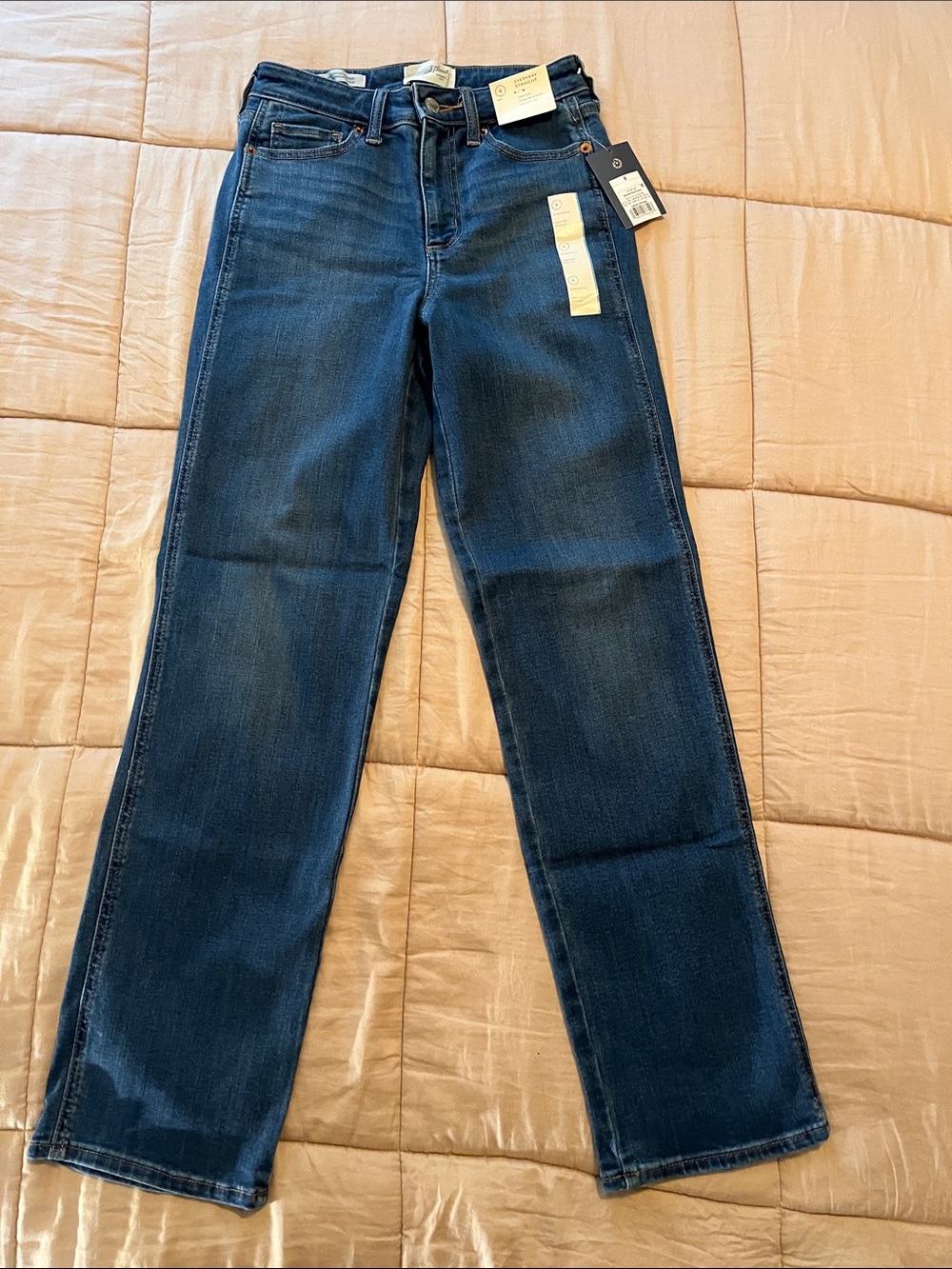 Universal Thread Dark Blue Straight-Leg Women's Jeans